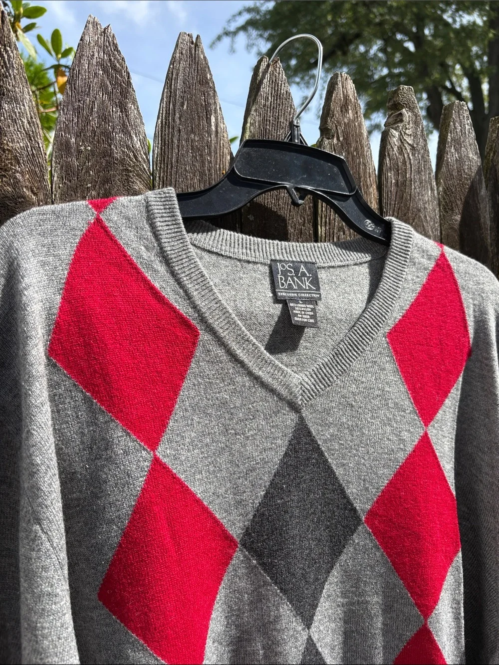 Jos. A. Bank Executive large lamb’s wool argyle v-neck!